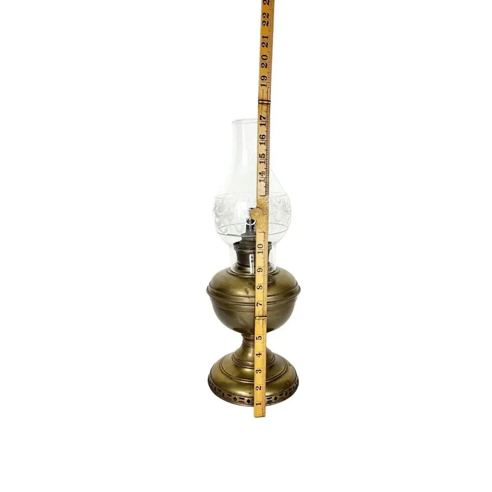 Antique Brass Etched Glass Flute Tabletop Oil Lamp Vintage Gold Parlor Lamp